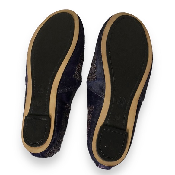 HOUSE OF HARLOW 1960 Purple Calf Hair Mandala Flats - Picture 5 of 9